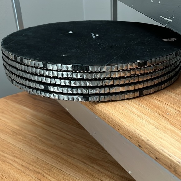 Set of 5 Kim Seybert Metal Grommets Structured Place Mats - Picture 10 of 11